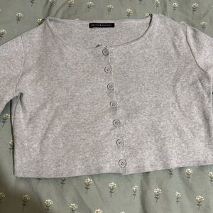 Brandy Melville Gray Button-Up Crop Top
